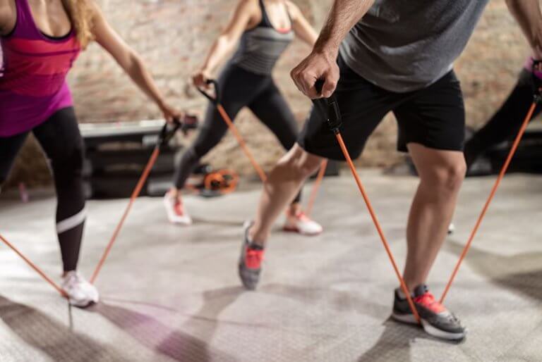 肩 ゴムバンド エクササイズ