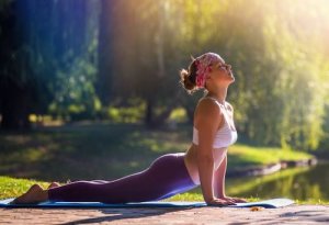 ヨガのメリット:上を向いた犬のポーズ