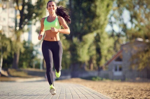 毎日ランニング：健康全般を改善する素晴らしい方法8選