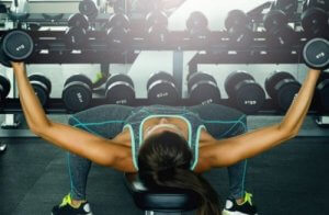 胸部を鍛えることのできる4つのトレーニング方法!