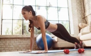 女性のための自宅でのエクササイズルーティーン