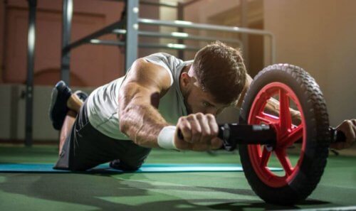 腹筋ローラー エクササイズ 効果