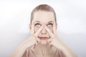 顔ヨガってなに?表情筋をリラックスさせよう