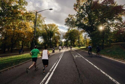 屋外 ジム ランニング