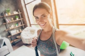 器具なしで行うホームカーディオエクササイズ