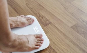 新型コロナウイルスによる隔離措置中の体重管理