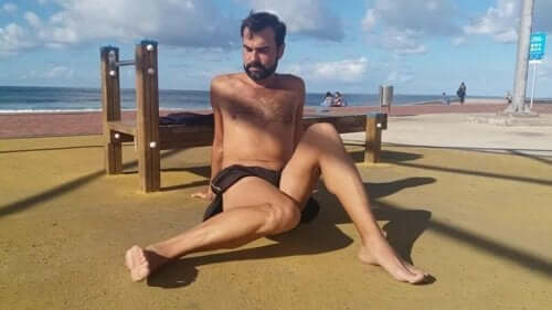 股関節屈筋を柔らかくするストレッチエクササイズ 座位で行うストレッチ