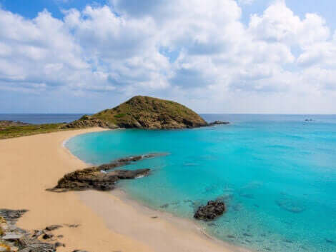 メノルカ島 スペインの素敵なビーチでランニング