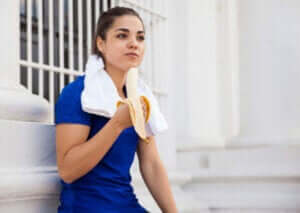 含まれているカロリーが高い果物はどれ? バナナで栄養補給