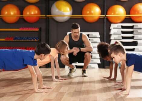 子供向けファンクショナルトレーニング グループトレーニング